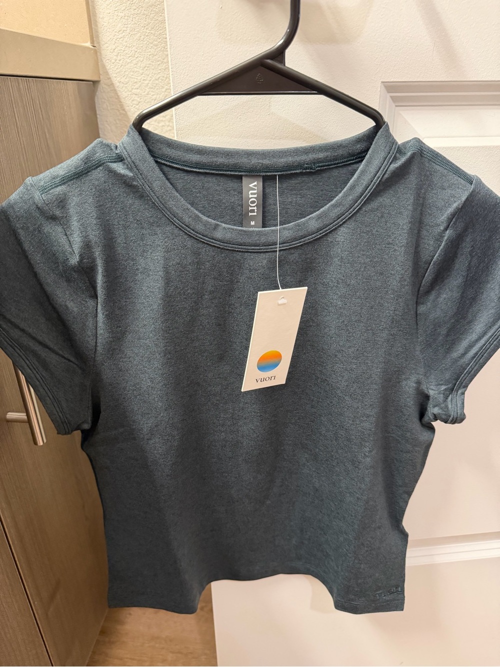 Vuori Women’s Halo Baby Tee - Picture 5 of 5